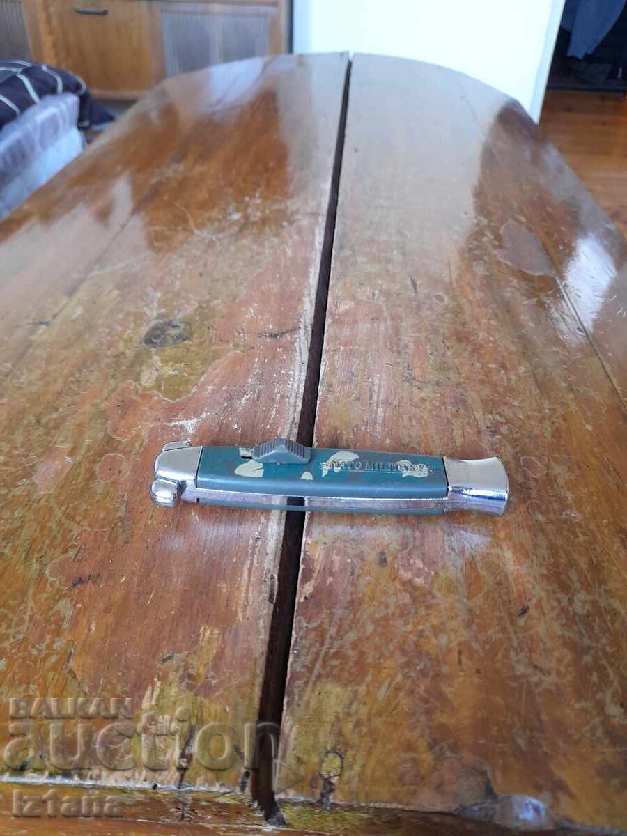 Cuțit automat vechi Cuțit automat vechi