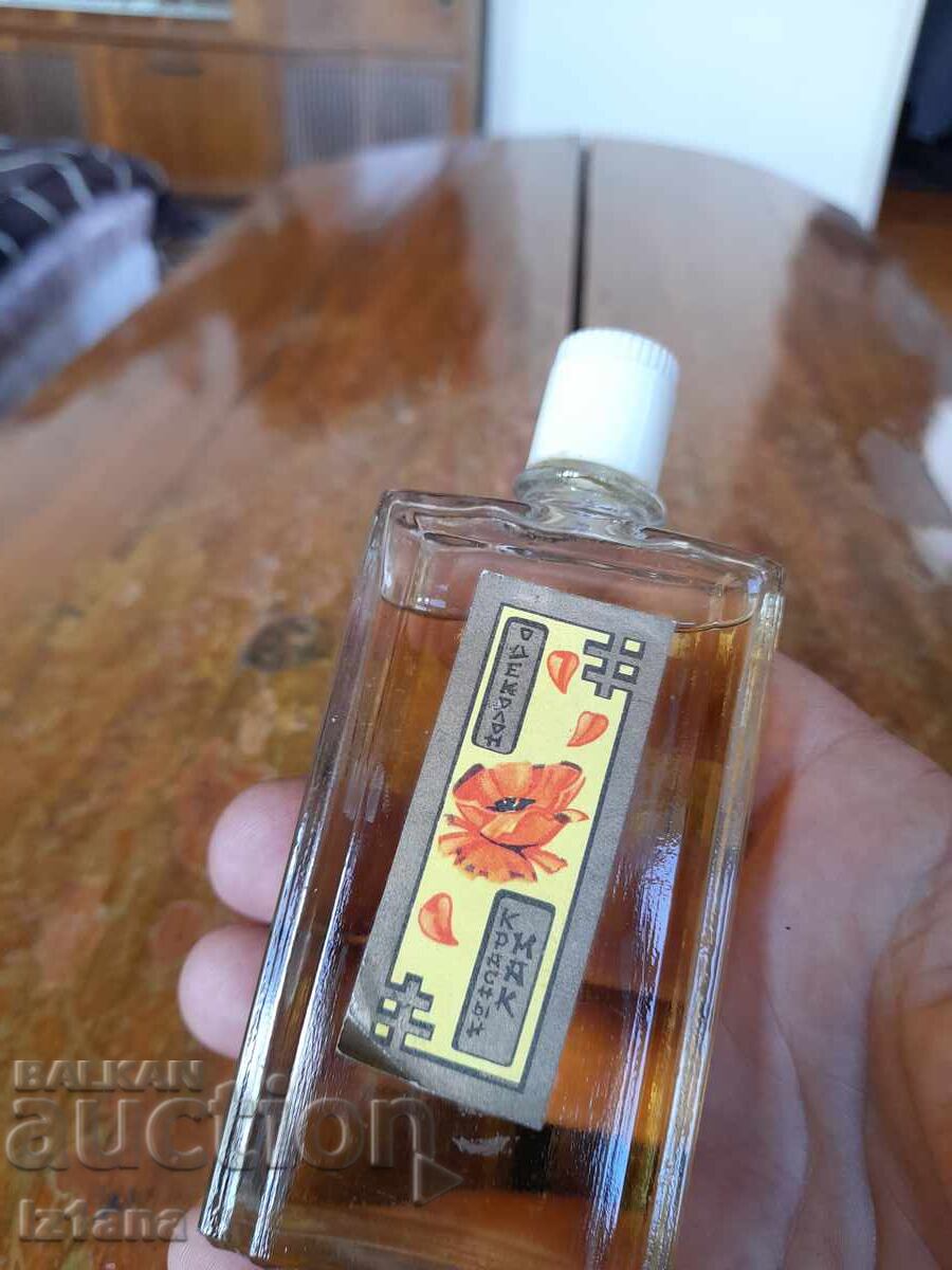 Apă de colonie veche Krasniĭ Mak cu preț 110.00 BGN | € 56.24 Apă de colonie veche Krasniĭ Mak cu preț 110.00 BGN | € 56.24