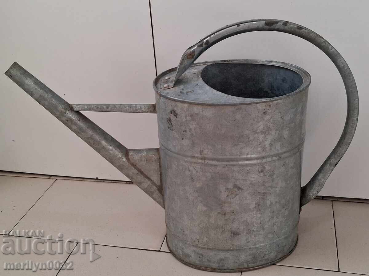 Veche stropitoare metalică URSS, găleată zincată, bidon, vas cu preț 54.00 BGN | € 27.61