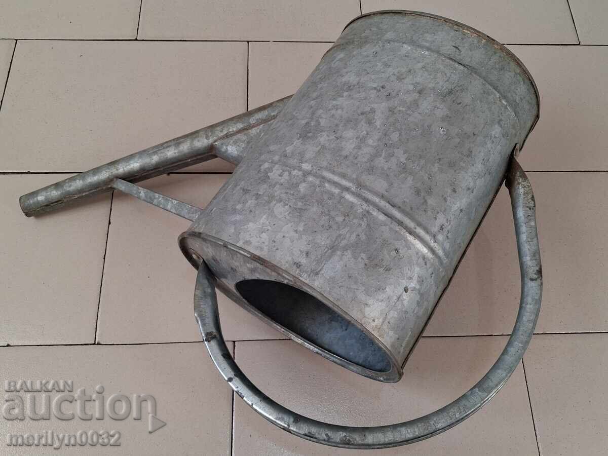 Licitație Veche stropitoare metalică URSS, găleată zincată, bidon, vas