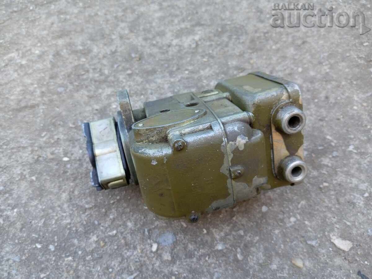 Magnet de aprindere M68B fabricat în URSS cu preț € 31.00 | 60.63 BGN