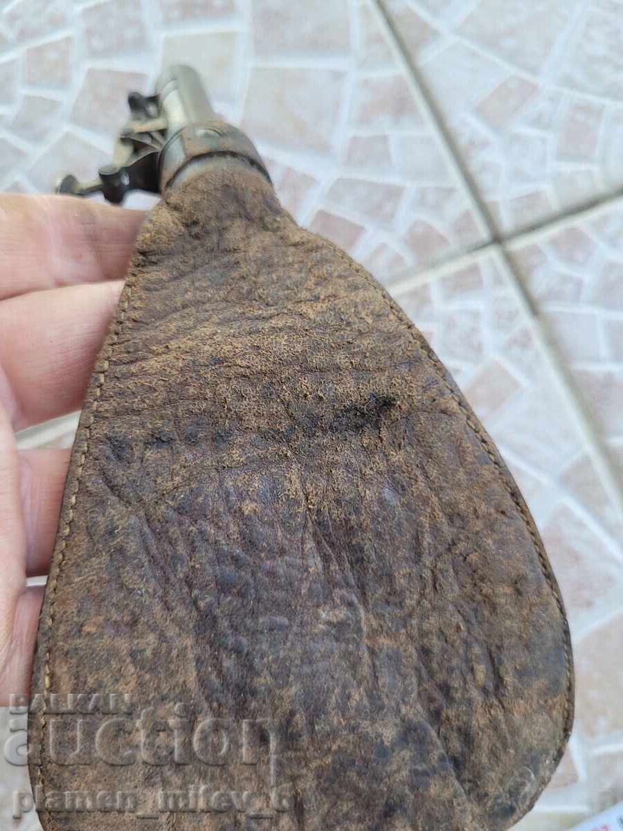 Δημοπρασία Μια πυριτιδαποθήκη