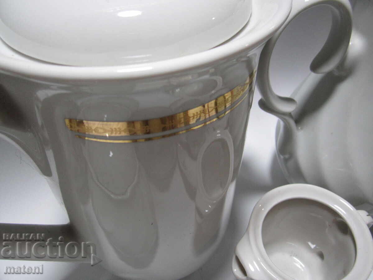 Partida ot bŭlgarski portselanovi kani, chashi za kafe, chaĭ με τιμή 5.00 BGN | € 2.56 Partida ot bŭlgarski portselanovi kani, chashi za kafe, chaĭ με τιμή 5.00 BGN | € 2.56