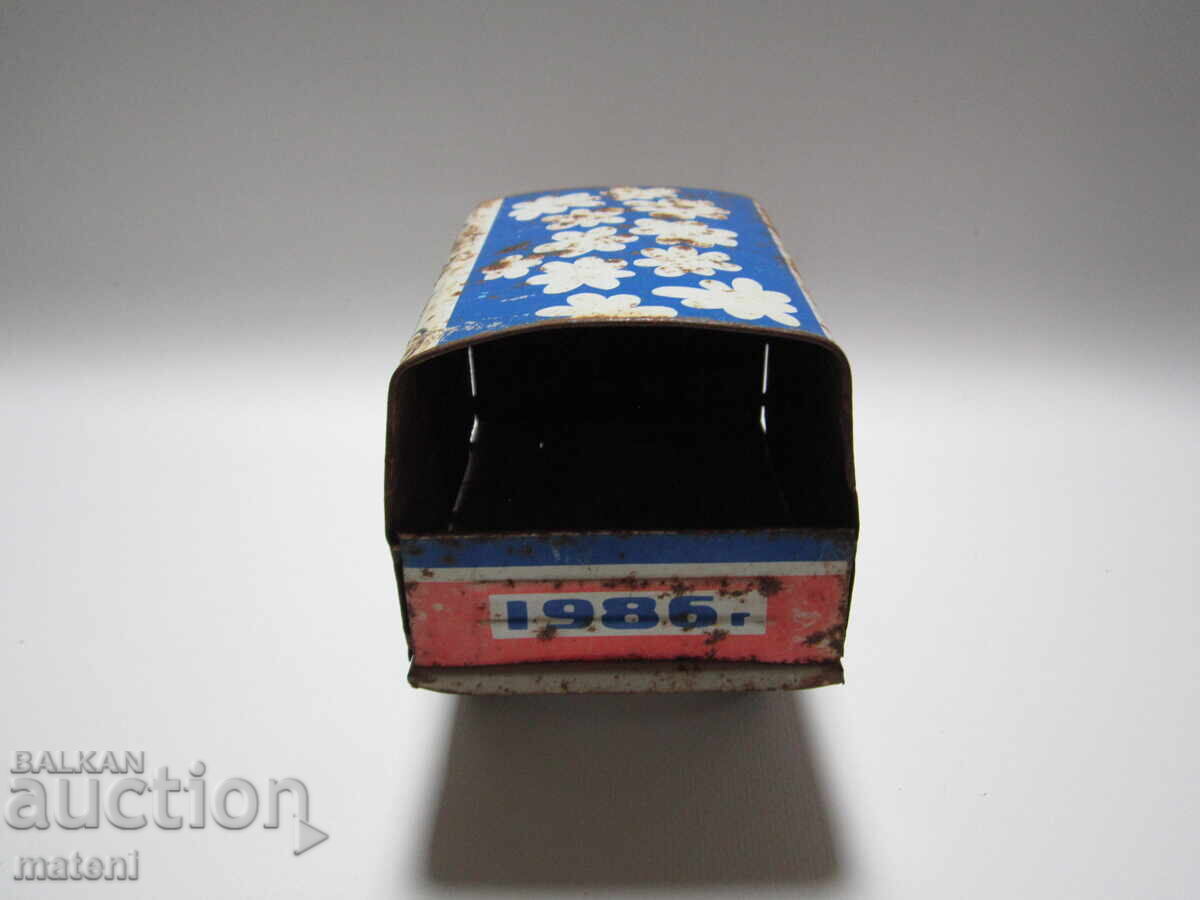 Доставка на СТАРА ДЕТСКА МЕТАЛНА ЛАМАРИНЕНА ИГРАЧКА КАМИОН ЦИРК