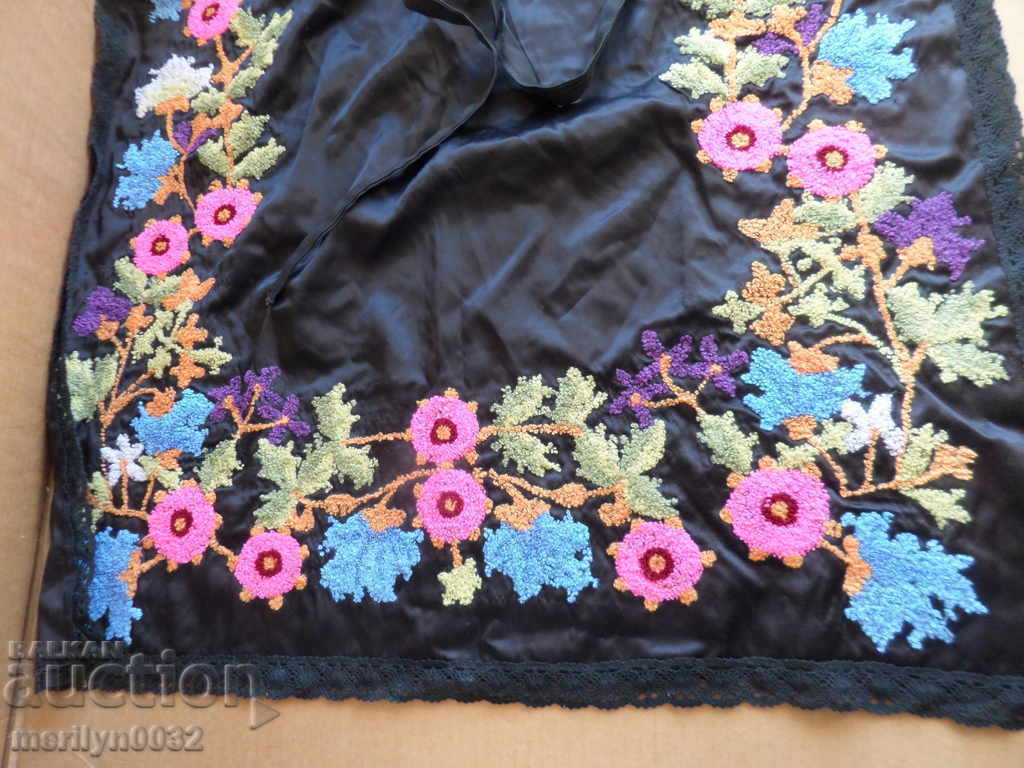 Аукцион Стара престилка фъкана, бродерия, носия, сукман