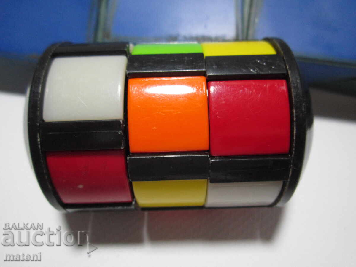 Auction OLD CHILDREN'S TOYS TYPE RUBIK'S CYLINDER SNAKE Auction OLD CHILDREN'S TOYS TYPE RUBIK'S CYLINDER SNAKE