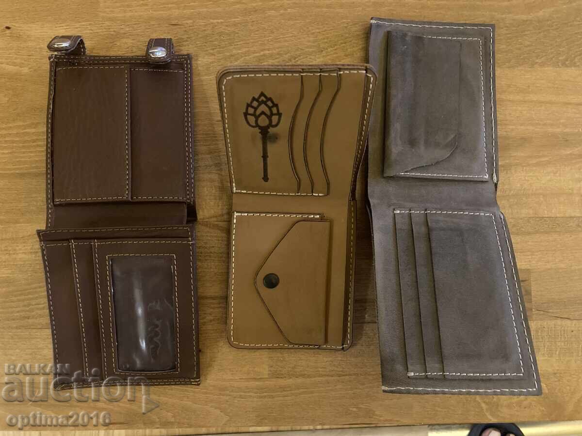 Auction  Lot of natural leather wallets