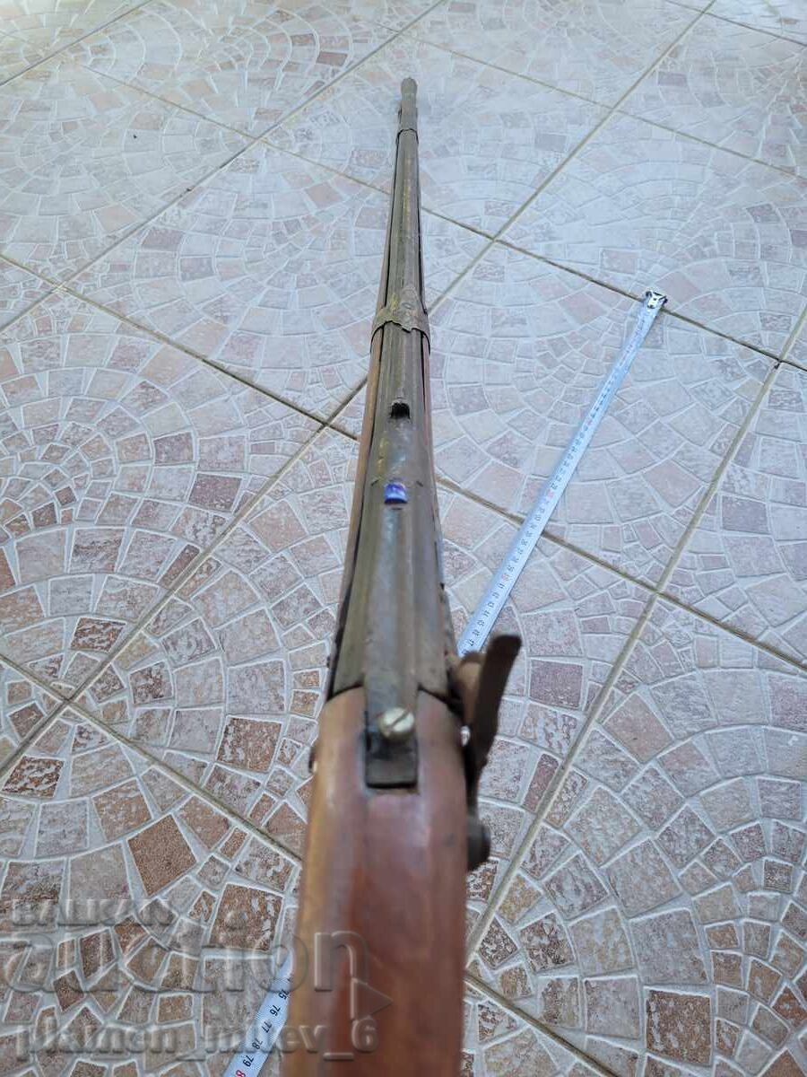 Παράδοση Πιστόλι, φλεγόμενος, ευζώνης Παράδοση Πιστόλι, φλεγόμενος, ευζώνης