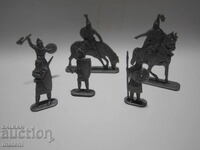 FIGURINE CAVALERI JUCĂRII VECHI PENTRU COPII