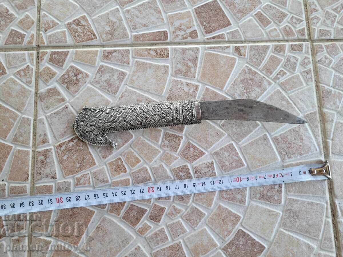 Μαχαίρι, καμά, στιλέτο, Υεμενικός κρόκος (Yemeni saffron)