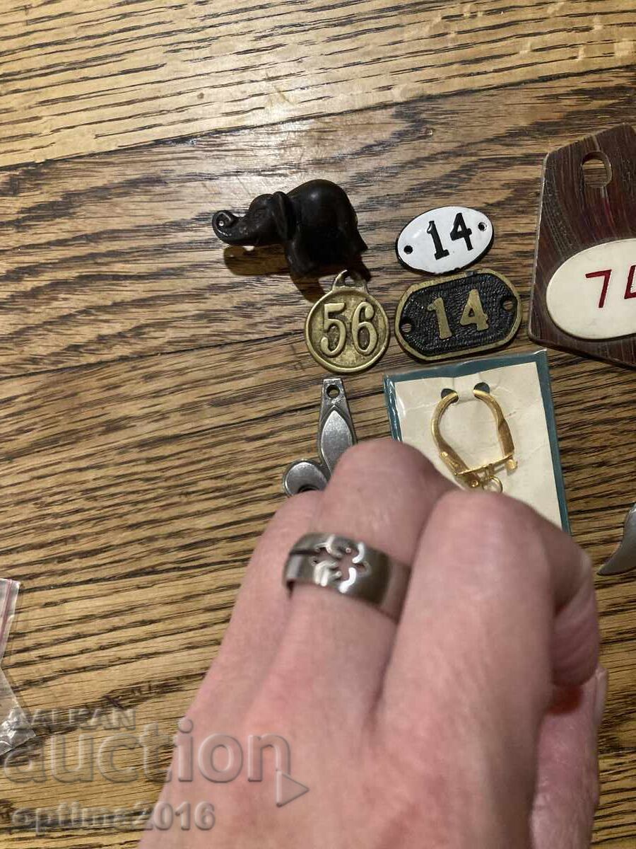 Lot de suveniruri mici cu preț 16.00 BGN | € 8.18