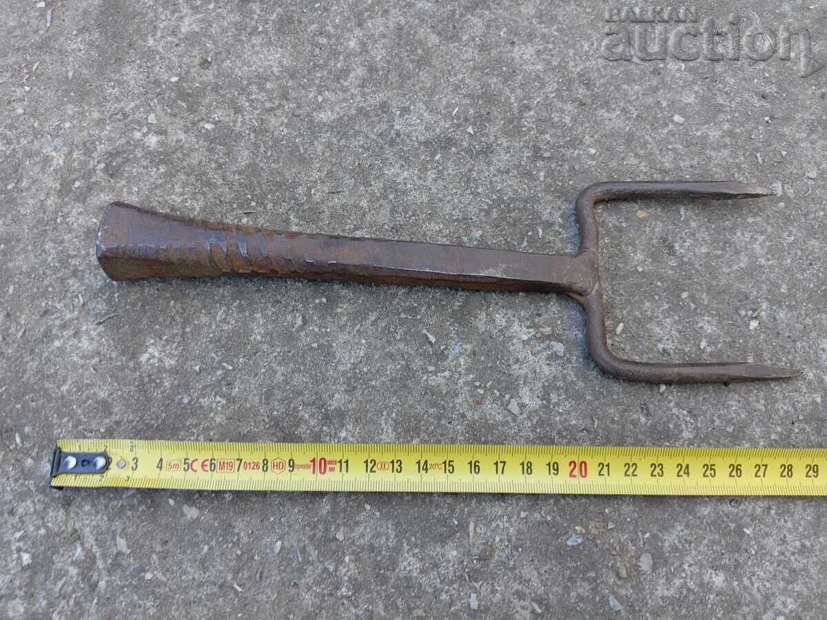 Δημοπρασία αρχαίο πρωτόγονο αμόνι