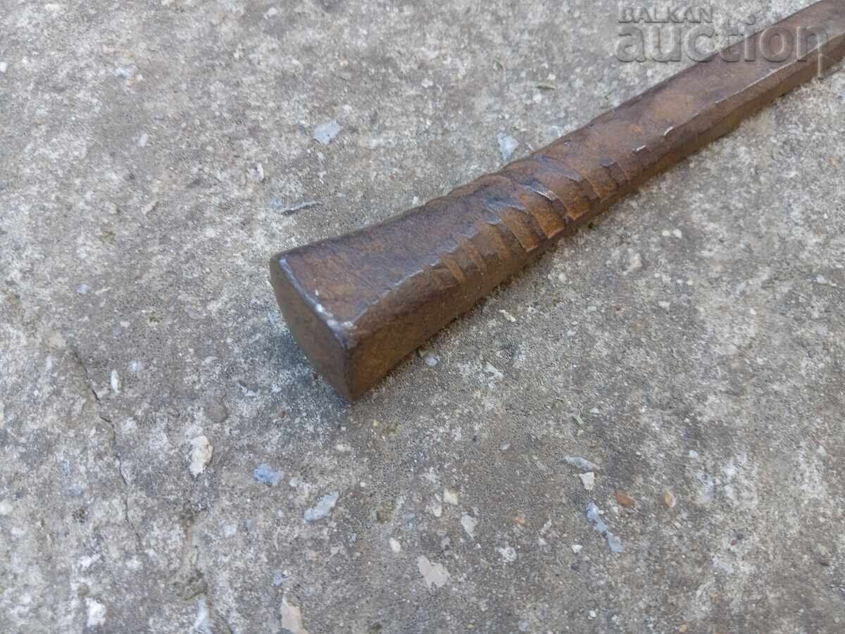 Παράδοση αρχαίο πρωτόγονο αμόνι