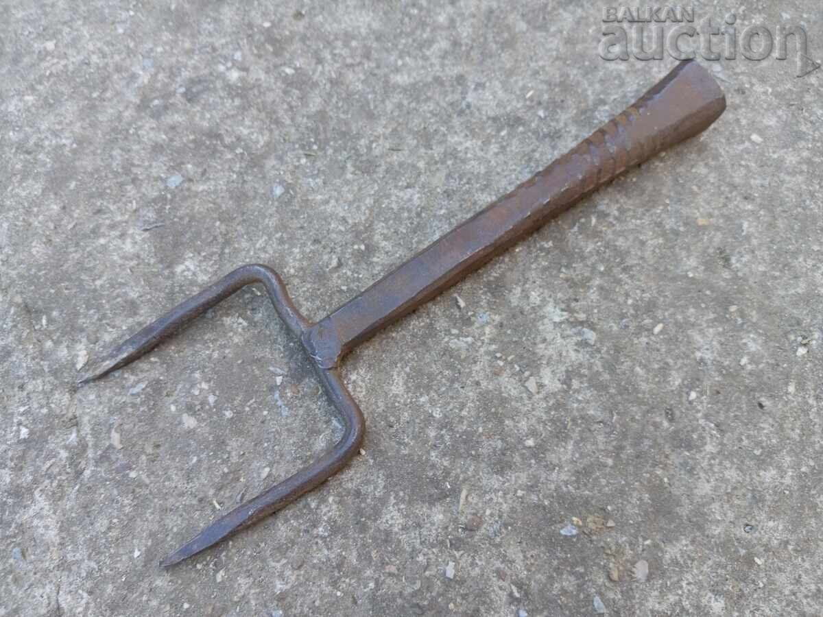 αρχαίο πρωτόγονο αμόνι