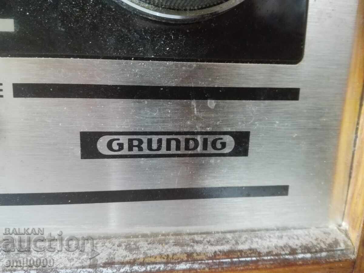 Παλιό ραδιόφωνο GRUNDIG RF-150 με τιμή 114.99 BGN | € 58.79 Παλιό ραδιόφωνο GRUNDIG RF-150 με τιμή 114.99 BGN | € 58.79