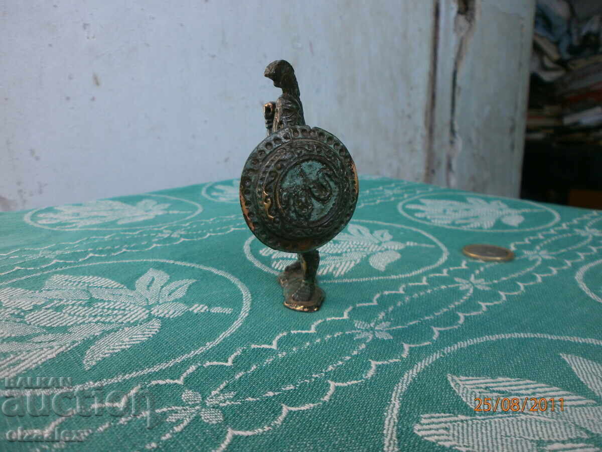 Licitație O figură masivă din bronz