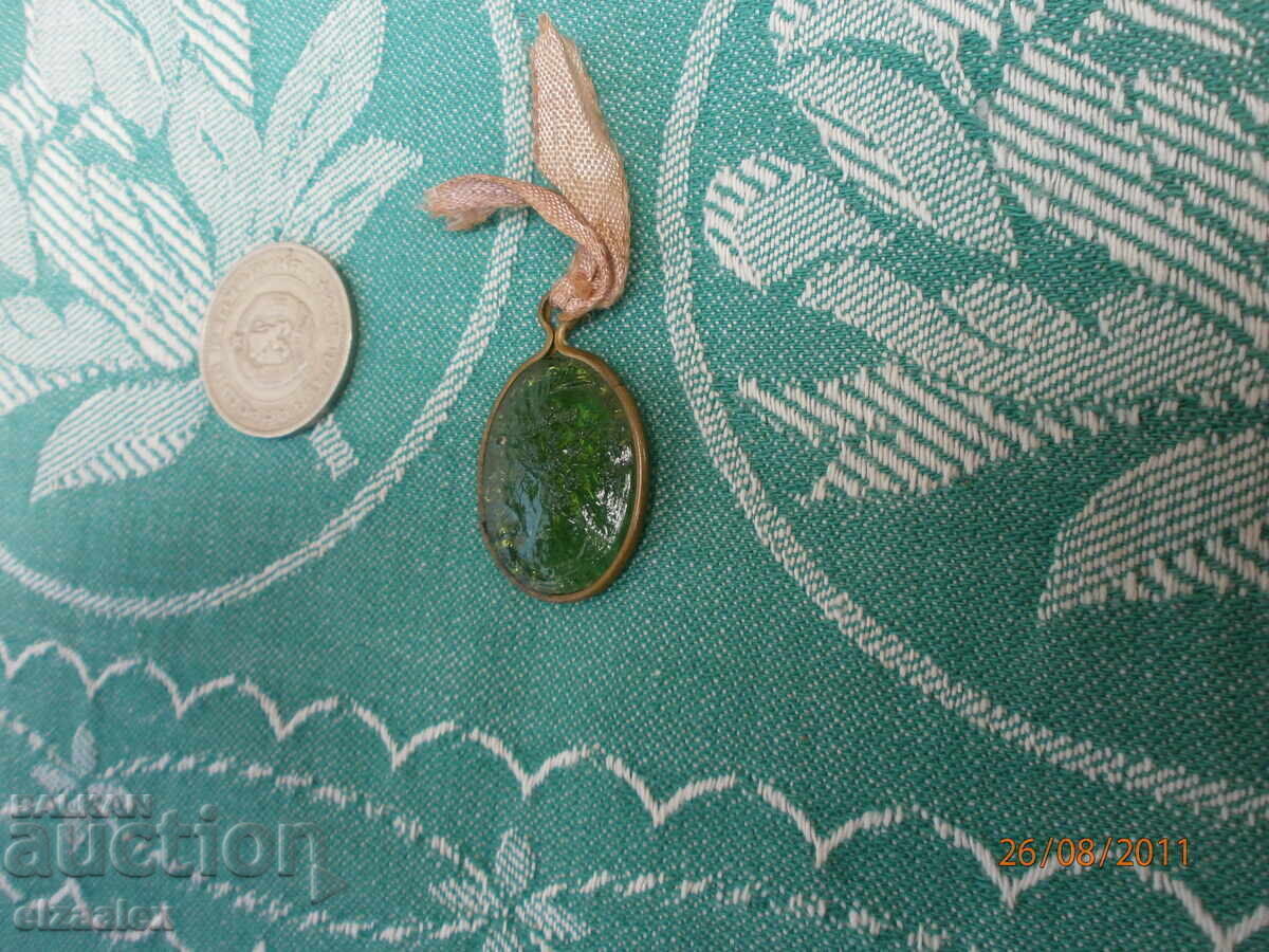 Auction Authentic, very rare pendant Auction Authentic, very rare pendant