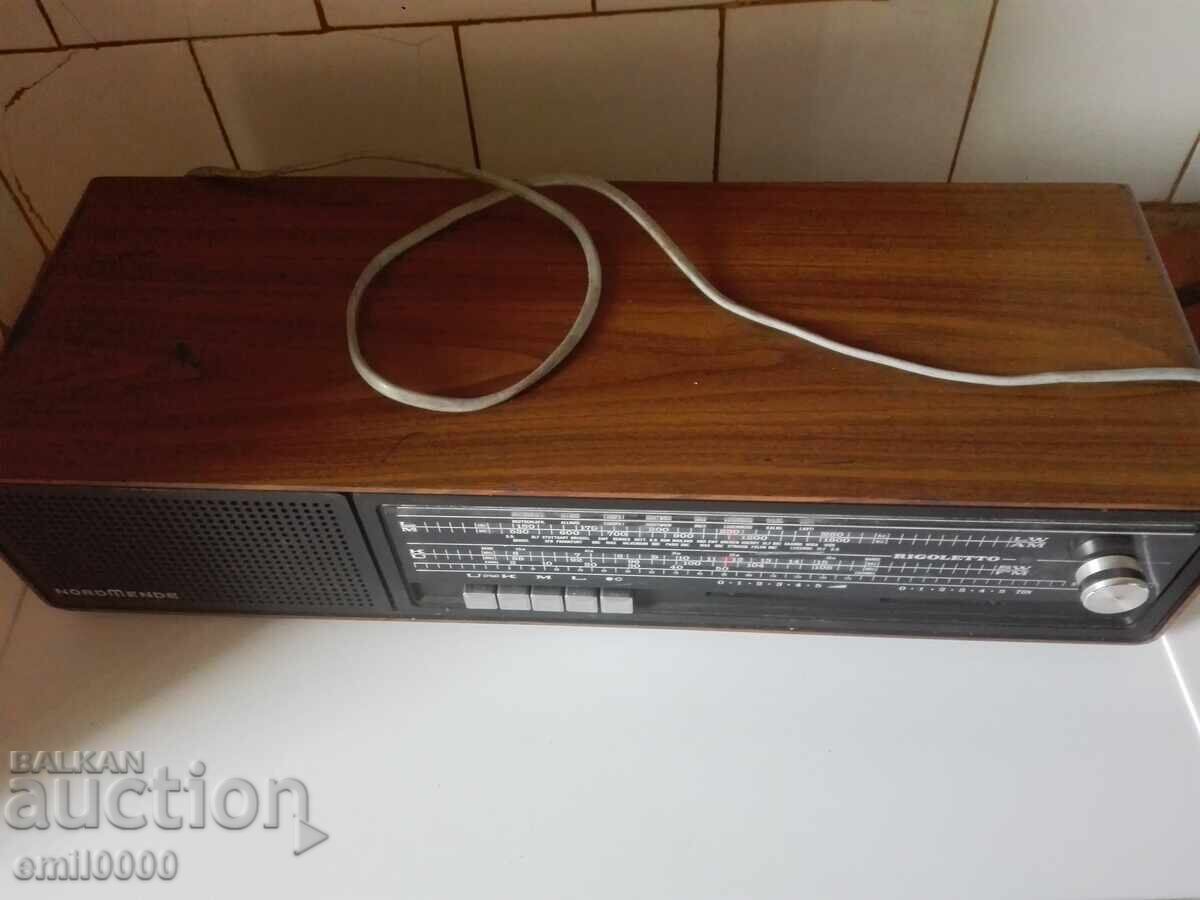 Παλιό γερμανικό ραδιόφωνο NORD MENDE U 106 - 5