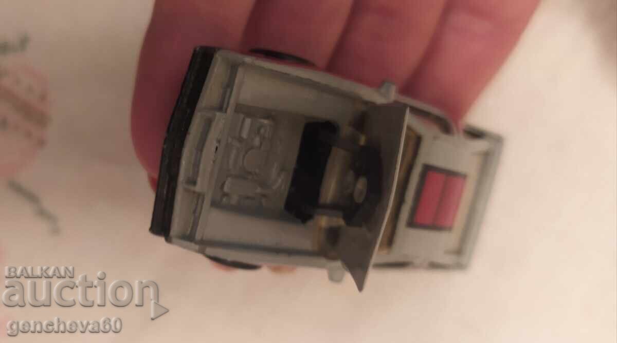 Delivery of MATCHBOX 1984 DODGE DAYTONA turbo Z