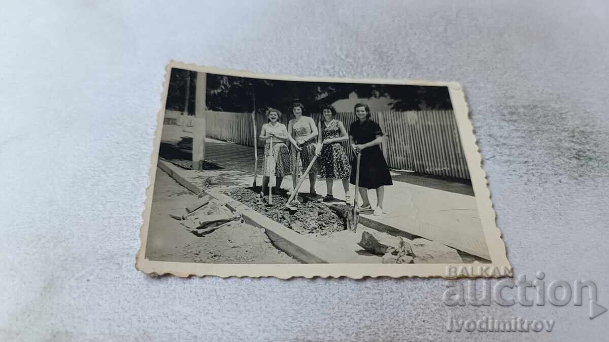 Photo Sofia Young women building a sidewalk 1959 Photo Sofia Young women building a sidewalk 1959