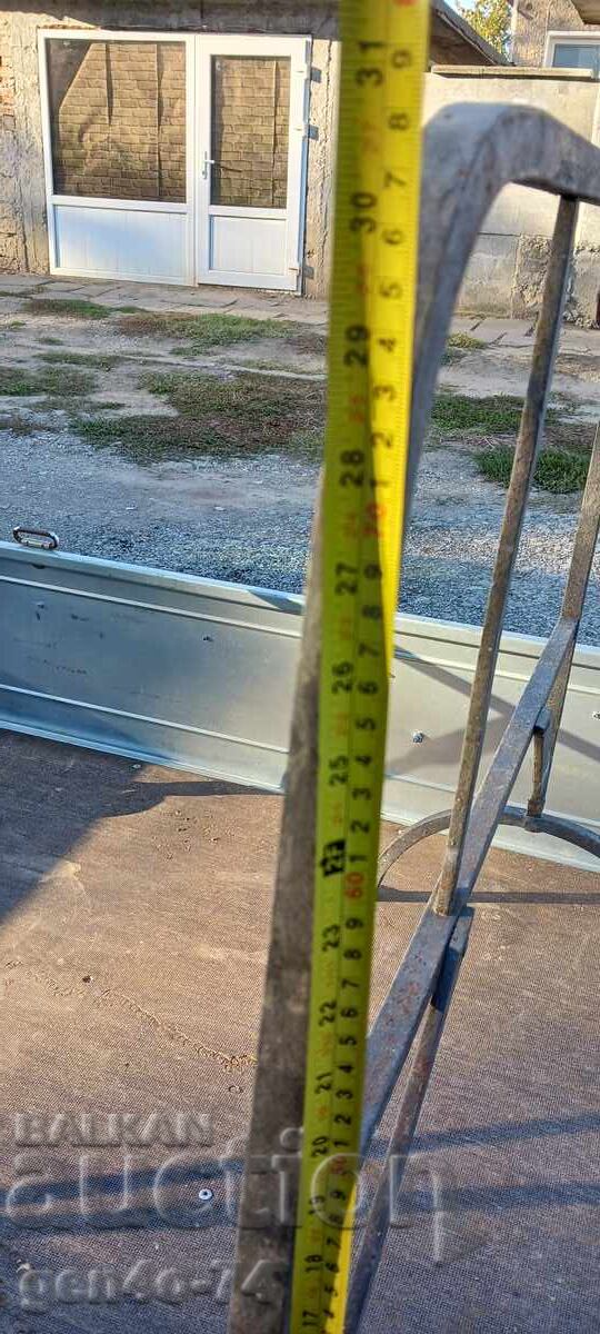 Old wrought iron bed, nar (likely referring to a specific style or feature, possibly a headboard style) - 7 Old wrought iron bed, nar (likely referring to a specific style or feature, possibly a headboard style) - 7