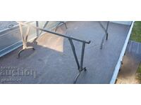 Old wrought iron bed, nar (likely referring to a specific style or feature, possibly a headboard style)