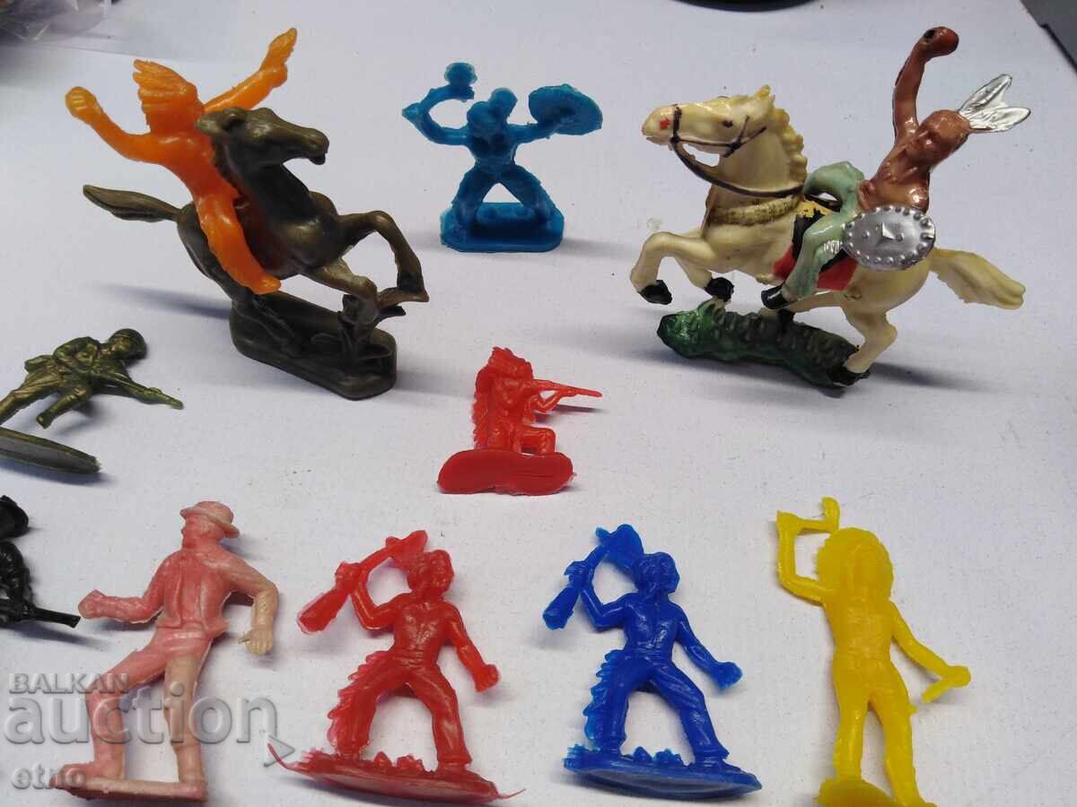 SOCIAL TOYS - SOLDIERS, toy, Indians with price 20.00 BGN | € 10.23