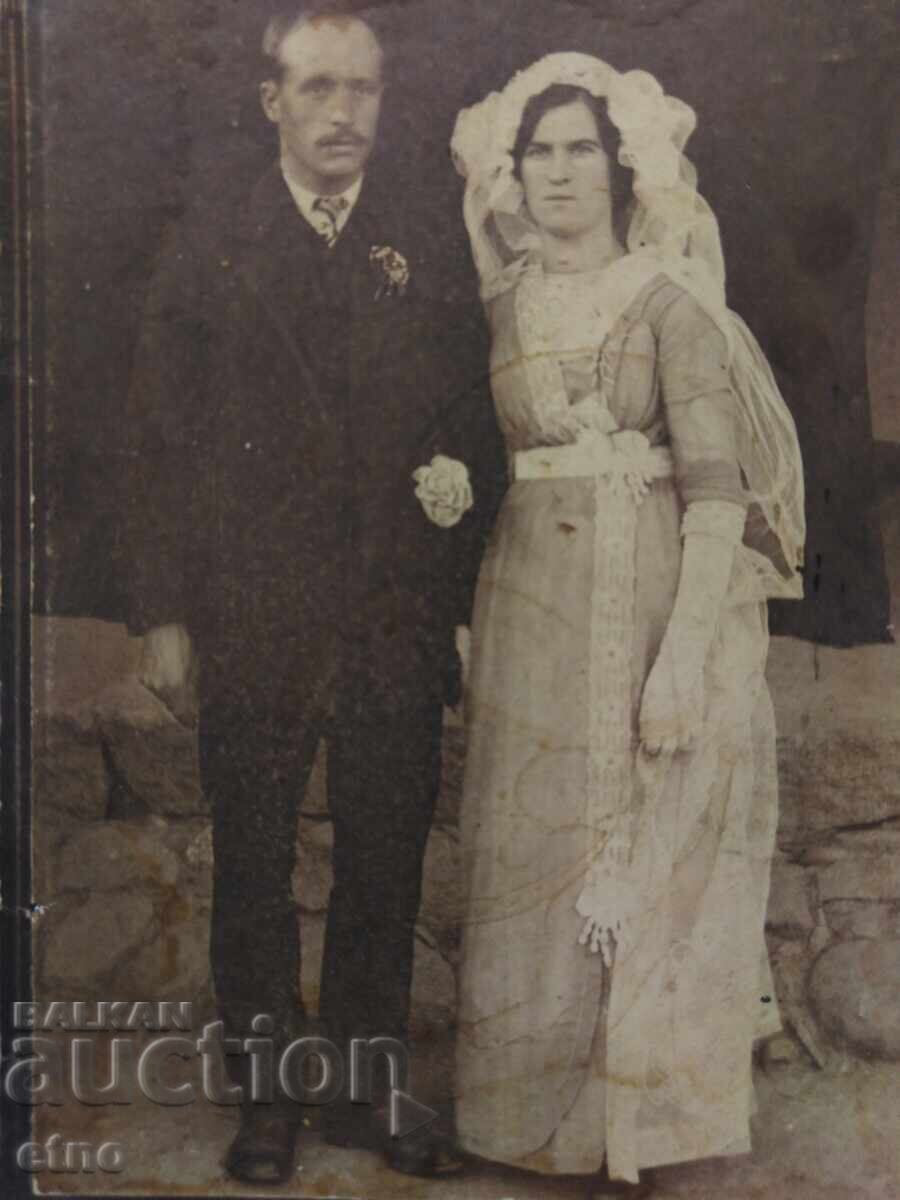 CAVE 1914 OLD ROYAL PHOTO-CARDBOARD-BRIDE AND GROOM, BRIDE