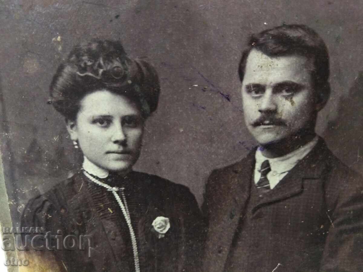 ΠΑΛΙΑ ΒΑΣΙΛΙΚΗ ΦΩΤΟΓΡΑΦΙΑ-ΚΑΡΤΟΝΙ με τιμή 15.00 BGN | € 7.67