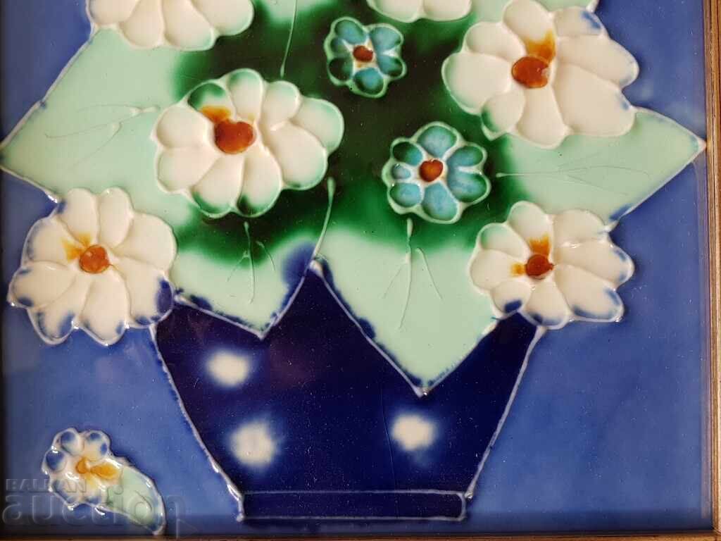 Παράδοση Όμορφη ζωγραφιά με λουλούδια ζωγραφισμένα στο χέρι κεραμικά και σμάλτο