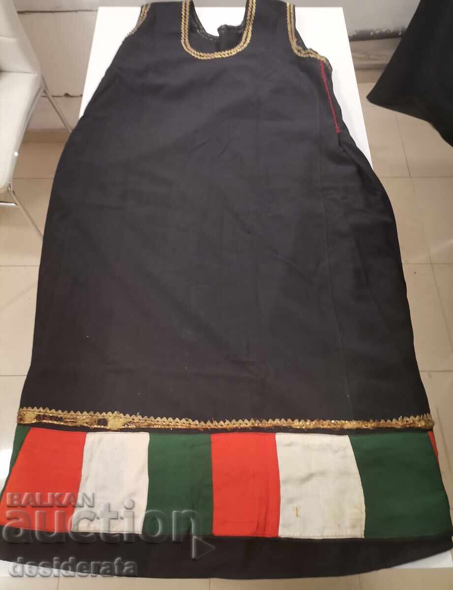 Λαϊκή φορεσιά με τιμή 180.00 BGN | € 92.03 Λαϊκή φορεσιά με τιμή 180.00 BGN | € 92.03