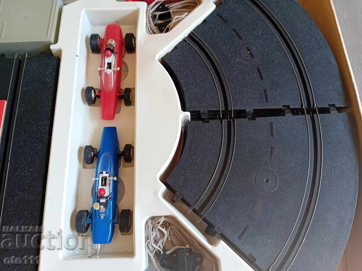 СТАРА ПИСТА С КОЛИЧКИ ,АУТОБАН ПРЕФО - PREFO с цена 100.00 лв. | € 51.13