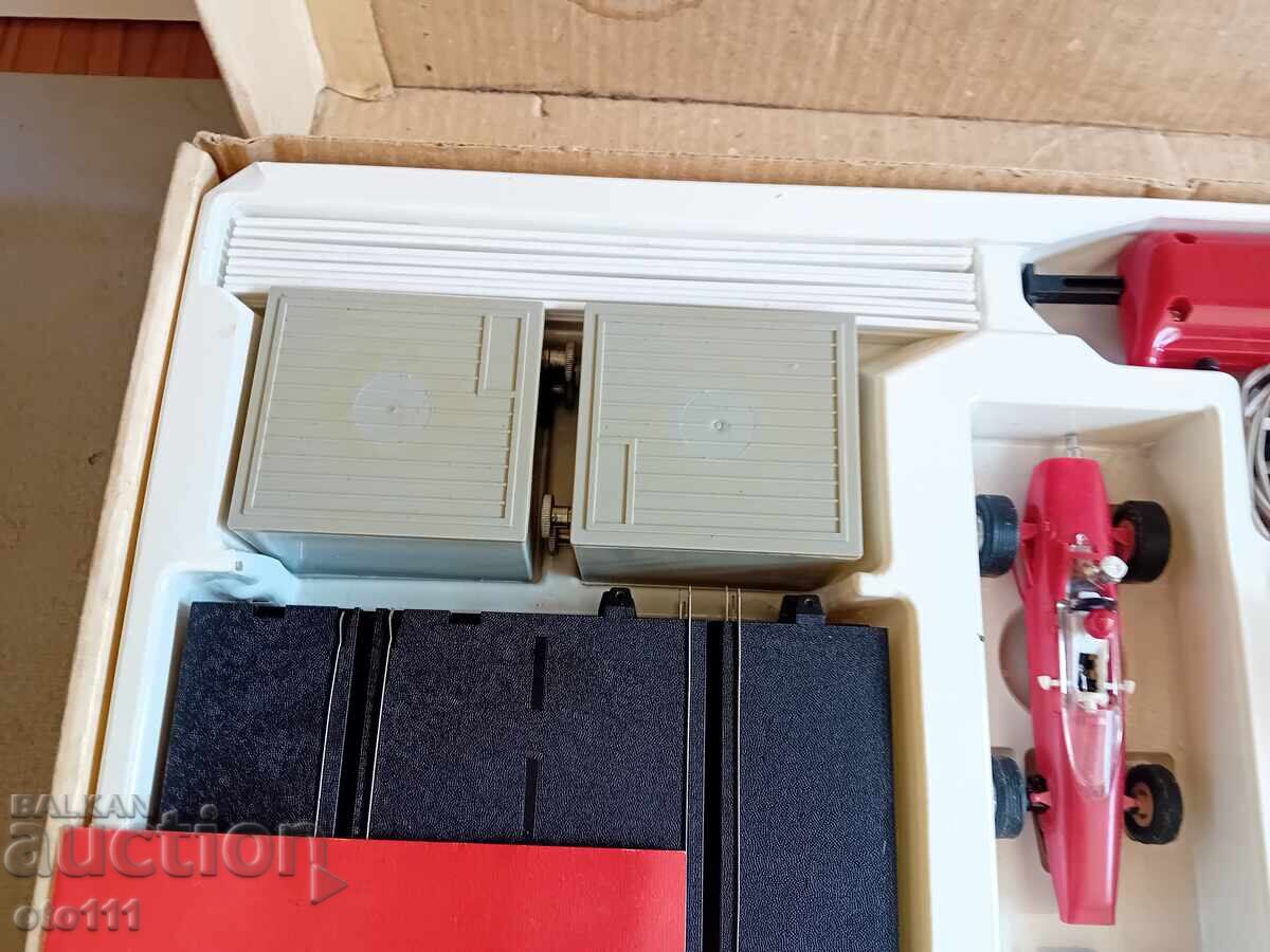 Доставка на СТАРА ПИСТА С КОЛИЧКИ ,АУТОБАН ПРЕФО - PREFO