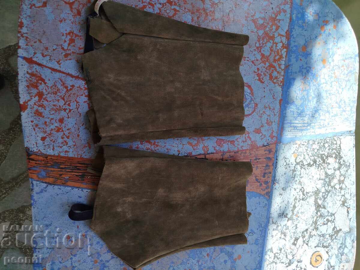 Delivery of New, Unused Genuine Leather Leggings