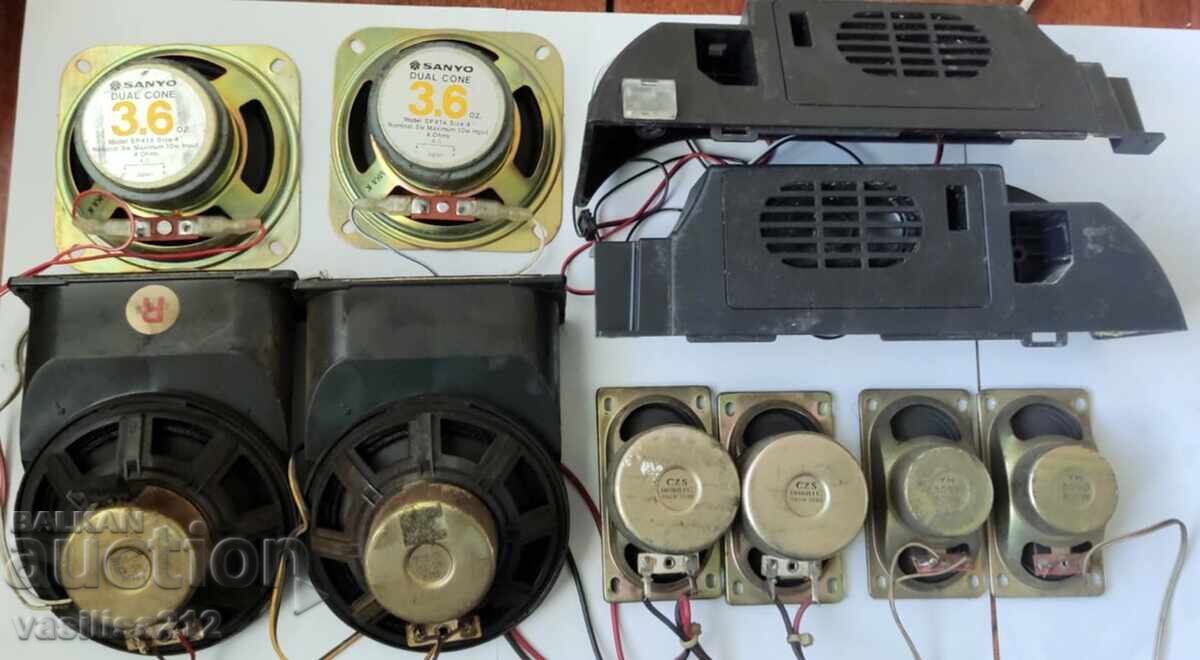 Lot of speakers Lot of speakers