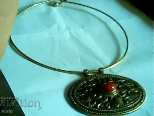 старо красиво позлатано колие сес корал старо красиво позлатано колие сес корал