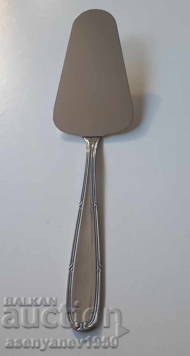 Auction  Cake utensil set