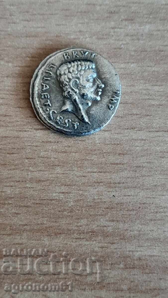 Ρωμαϊκά νομίσματα κομμένα από τον Βρούτο για φόνο ρεπλίκες