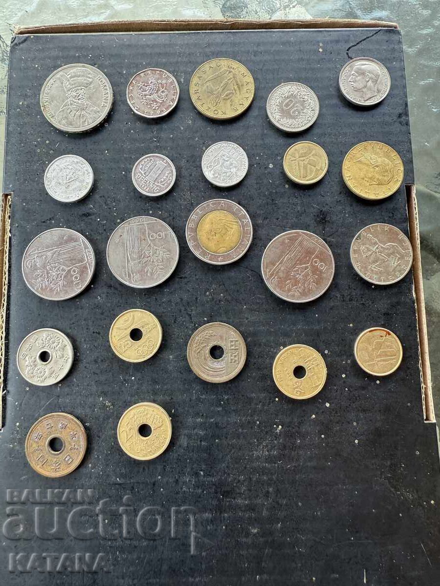 Lot monede din toată lumea cu preț € 6.20 | 12.13 BGN