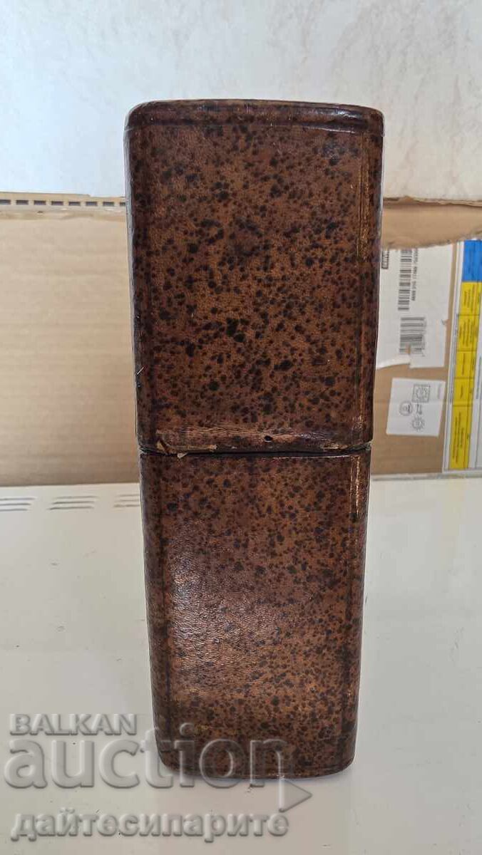 Auction Binocular box probably, possibly from something else Auction Binocular box probably, possibly from something else