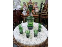 Un set de servire italian unic din sticlă verde cu argint