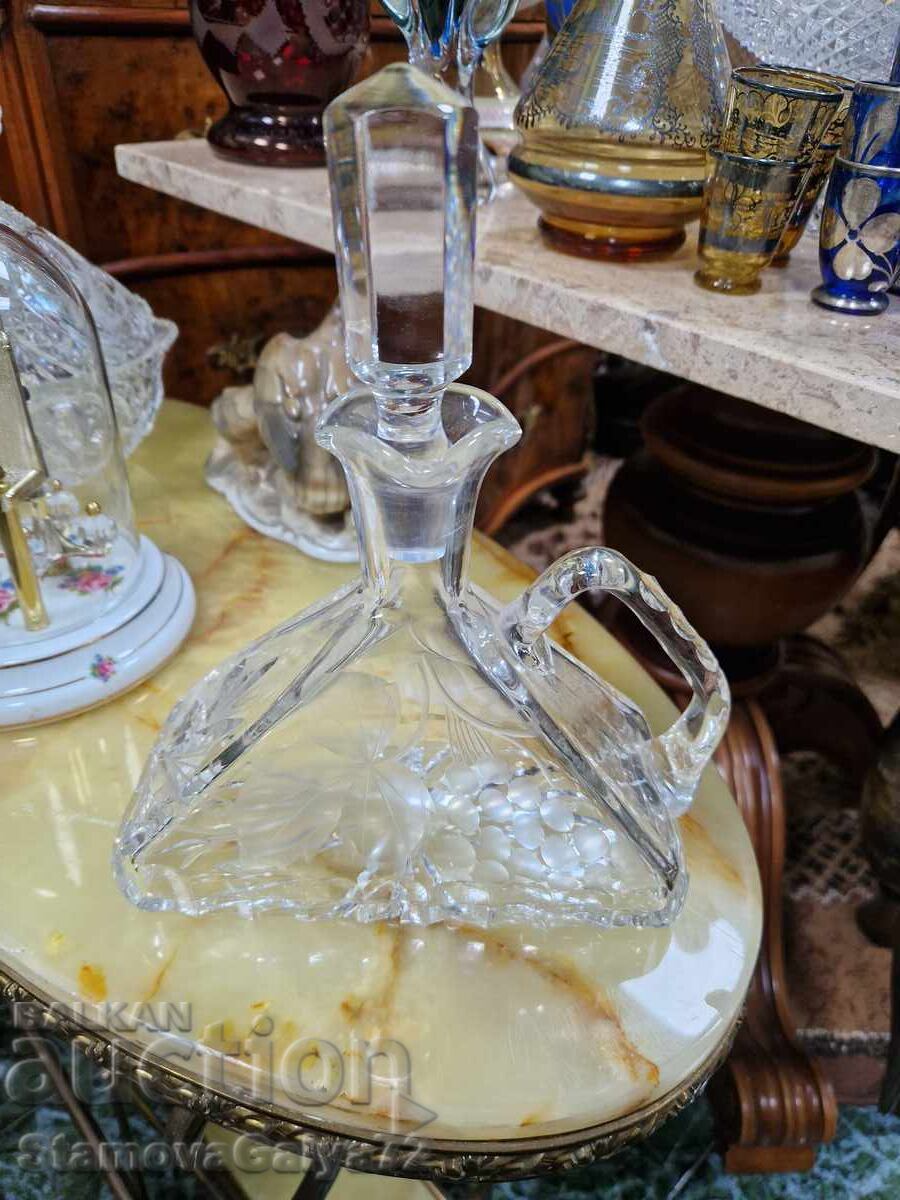 Auction Beautiful antique German crystal decanter Auction Beautiful antique German crystal decanter