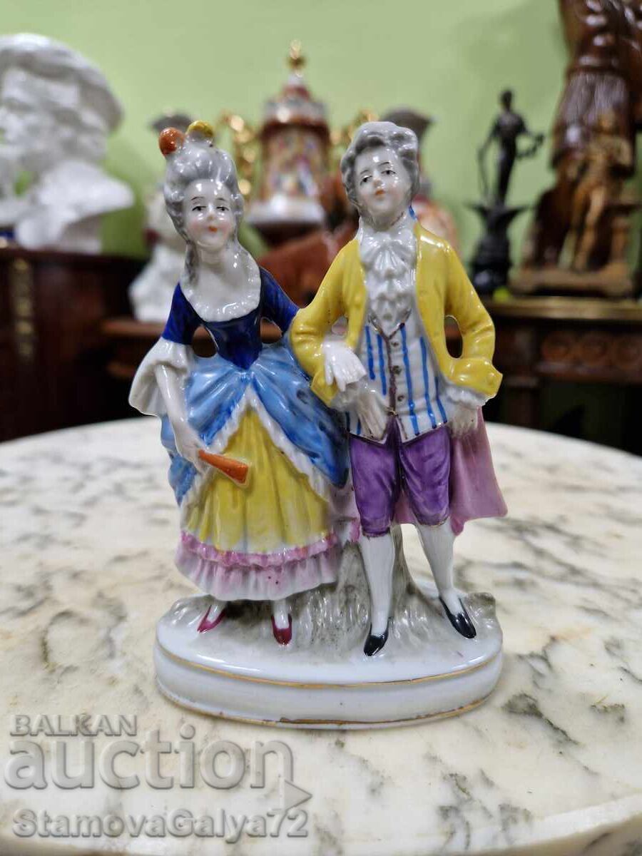 Стара рядка антикварна порцеланова фигура Sitzendorf с цена 116.00 лв. | € 59.31 Стара рядка антикварна порцеланова фигура Sitzendorf с цена 116.00 лв. | € 59.31