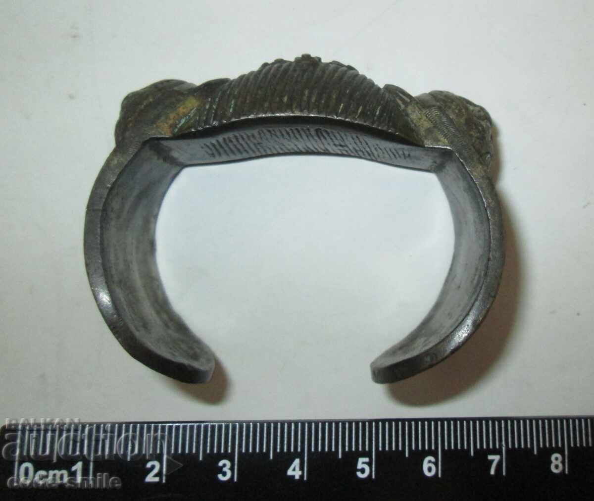 Интересна стара възрожденска гривна рогатка накит за носия - 7