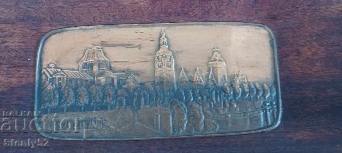 Δημοπρασία Πιάτο από μπαμπού με στάμπα χάλκινο, Στσέτσιν, Πολωνία