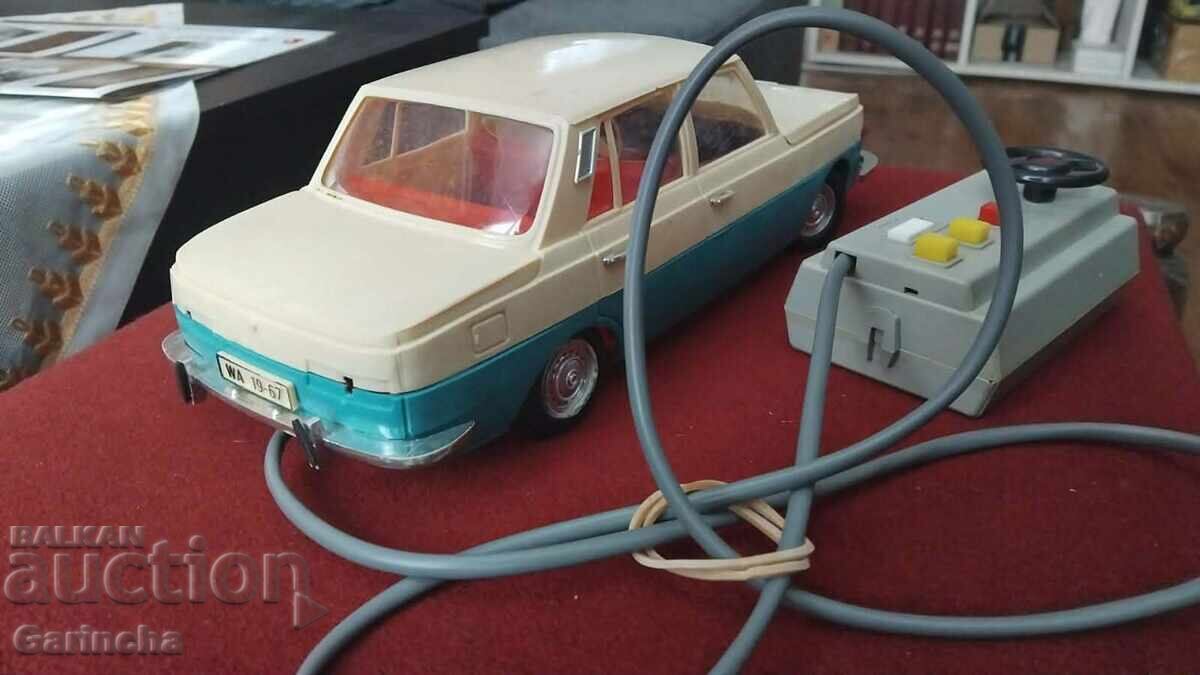 Delivery of Old toy WARTBURG 353 DDR GDR PIKO ANKER 1/15