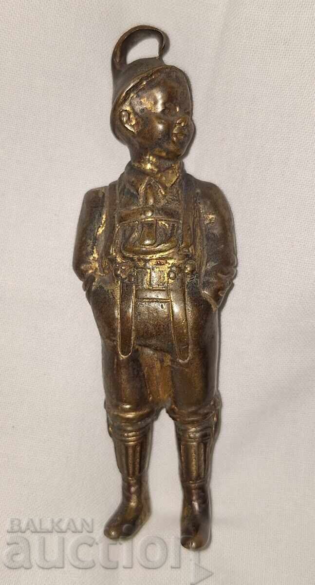 Δημοπρασία Παλιά μπρούτζινη φιγούρα πλαστική αγόρι με βαυαρική φορεσιά