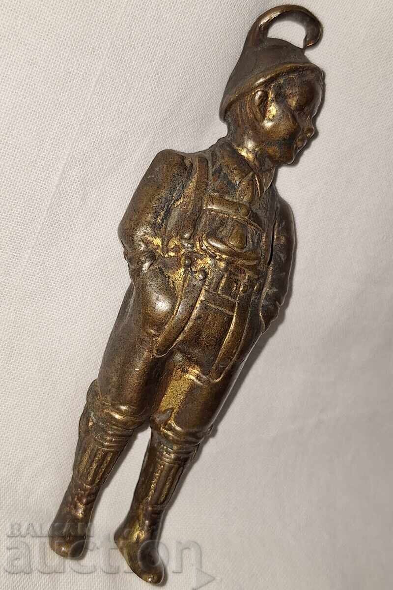 Παράδοση Παλιά μπρούτζινη φιγούρα πλαστική αγόρι με βαυαρική φορεσιά