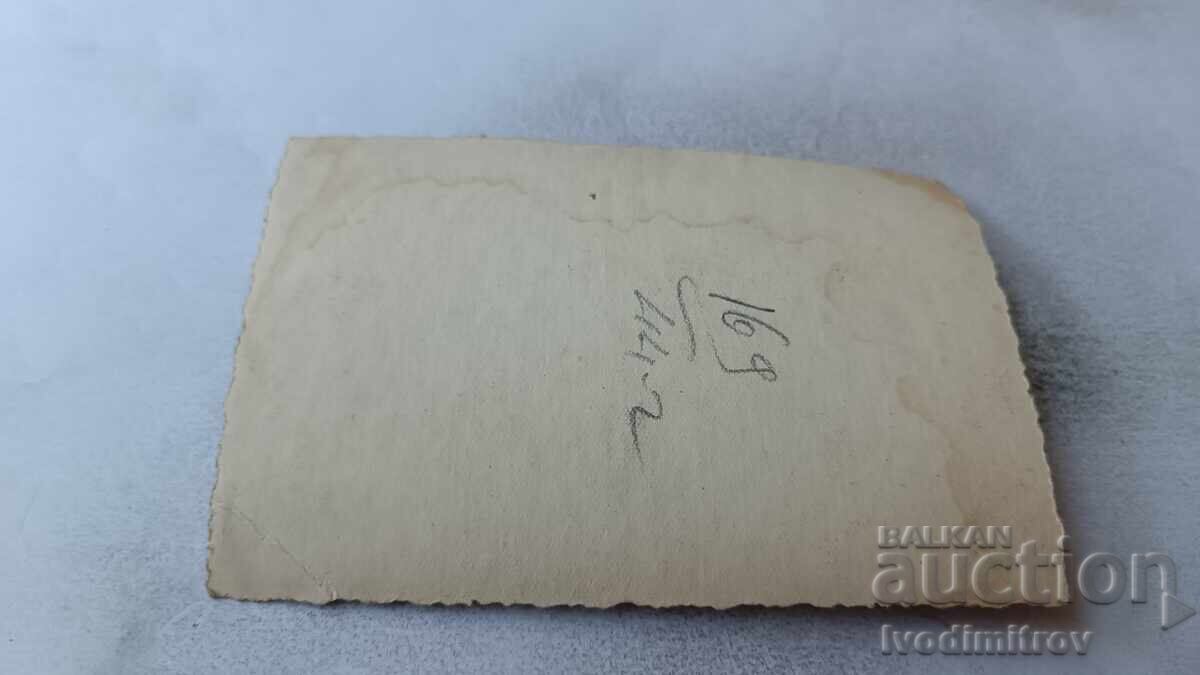 Φωτογραφία Σόφιας, αγόρι και κορίτσι με μαντήλια πρωτοπόρων με τιμή 2.45 BGN | € 1.25 Φωτογραφία Σόφιας, αγόρι και κορίτσι με μαντήλια πρωτοπόρων με τιμή 2.45 BGN | € 1.25