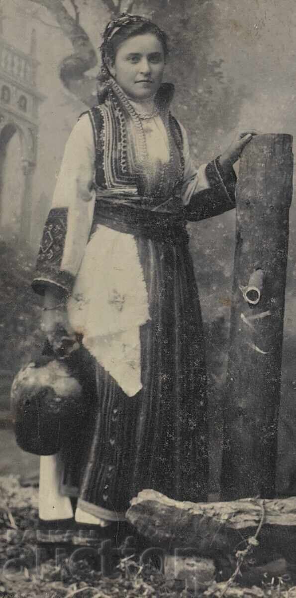 Auction 1904 WOMAN BEAUTIFUL WEARING JUG PHOTO CARD Auction 1904 WOMAN BEAUTIFUL WEARING JUG PHOTO CARD